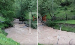 Элдик репортер: Тоскоол айылынын тургундары жер көчкүнүн айынан ылай суу ичип жатышат