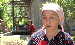 Энелер күнүнүн урматына "Баатыр эне" орденине татыктуу болгон 41 жаштагы эне