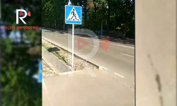 Жол белгилери бар, бирок жол чийимдери жок Баялинов көчөсү