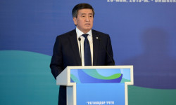 Сооронбай Жээнбеков: "Таза суу маселесин чечпей, туризмди, экономиканы өнүктүрүү кыйын" 