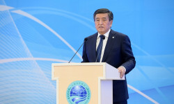 С.Жээнбеков: ЖМК үчүн жабык тема жок 