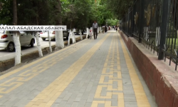 Жалал-Абад шаарында абалы начар тротуарлар оңдоло баштады