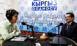 Исирадин Аманбаев: Бүгүнкү ырдалып жаткан ырлар улуттук кайрыктардан чыгып кетип жатат