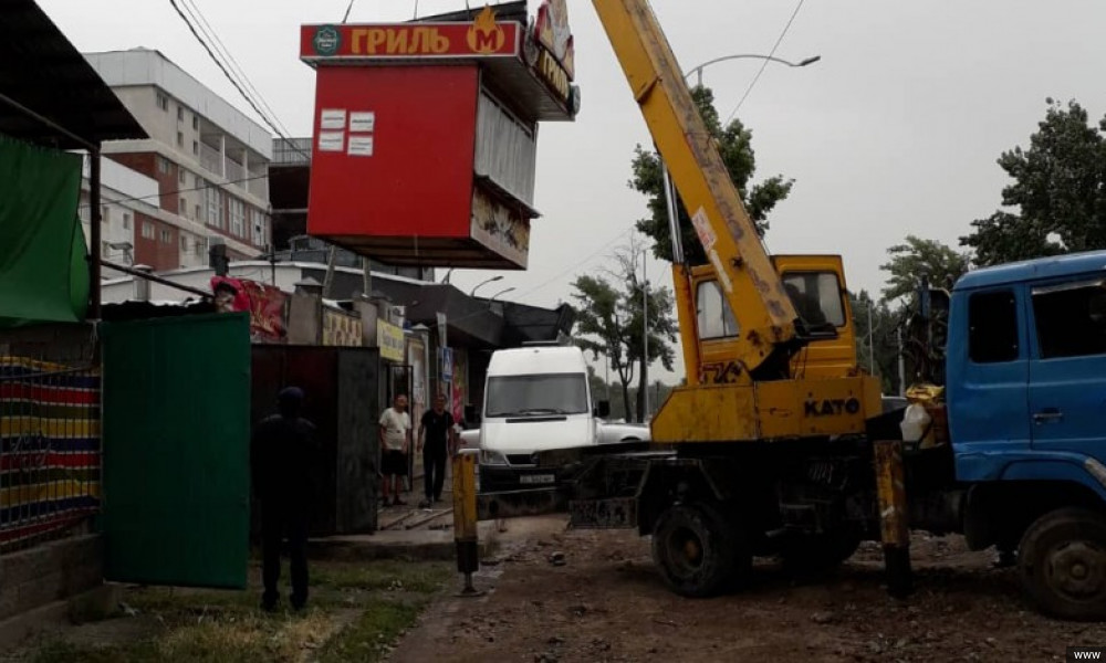 В столице продолжается демонтаж незаконных объектов