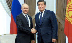 Президент Жээнбеков Владимир Путин менен телефон аркылуу сүйлөштү