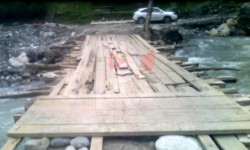 Өзгөрүш айылындагы көпүрөнүн курулуш иштери качан бүтөт?