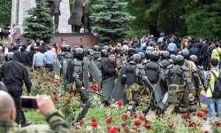 МВД Казахстана: при разгоне митингов пострадали около 300 полицейских