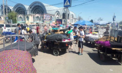 Ош базары башаламан соода жүргүзгөндөрдөн тазаланууда 