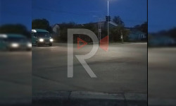 Каракол шаарындагы кечкисин иштебеген жол чырагы