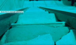 Жалал-Абаддагы жаңы курулган жер өтмөктүн сапатына калаа тургундары нааразы