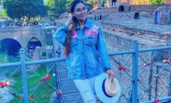 Ырчы Анжелика 20 күндө 10 өлкөнү саякаттайт 