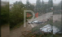 Каракол: катуу шамал турак үйлөрдүн чатырын учуруп кетти