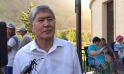 Атамбаев күбө катары дагы бир жолу суракка чакырылды 