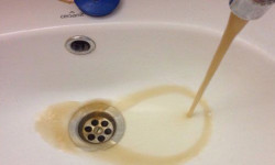 Каракол шаарында таза суу көйгөйү курч бойдон калууда 