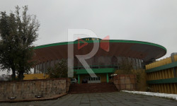 Цирктин батыш тарабында таштандылар тазаланбайт