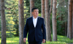 Сооронбай Жээнбеков кыска мөөнөттүү эмгек өргүүсүнө чыкты