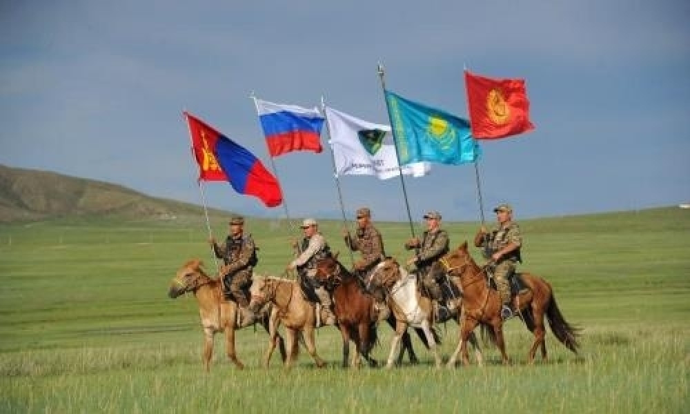 Военные из КР примут участие в конном марафоне Монголии