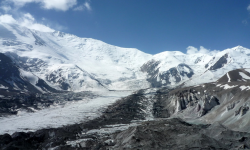 Орусиялык альпинисттин сөөгү Чоң-Алайдагы Ленин тоосунан табылды 