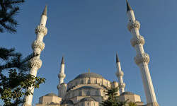 Кыргызстанда мусулмандар үчүн ыйык деп эсептелген Курман айт майрамы белгиленүүдө