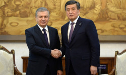Мирзиёев кыргыз элин жана С.Жээнбековду Курман айт майрамы менен куттуктады