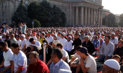 Кыргызстанда мусулмандар үчүн ыйык деп эсептелген Курман айт майрамы белгиленди