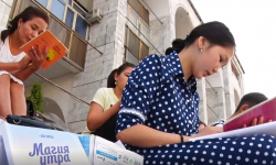 “Китепкөй улут” деген ураандын алдында “Китепкөй Ала-Тоо” аталышындагы акция өтүүдө