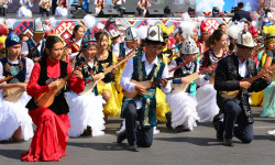 Бүгүн Кыргызстанда эгемендиктин 28 жылдык майрамы белгиленүүдө