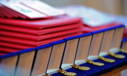 Бир катар жарандар мамлекеттик сыйлыктар менен сыйланышты