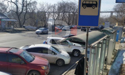 Ош: аялдаманын алдын торогон таксисттер