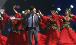 Эне тилдин кадырын даңктаган ыр Эгемендүүлүк күнү жаңырды 