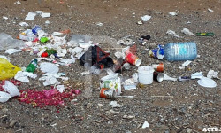 Бишкек: мекемелер тегерек четтин тазалашпайт