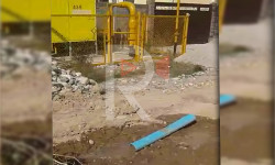 Ак-Ордо конушунда суу түтүгү жарылып үйлөрдү каптап жатат