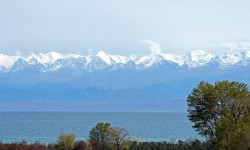 Сооронбай Жээнбеков жумуш сапары менен Ысык-Көл облусуна барат 