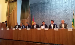 Кой-Таштагы кырдаалды иликтөө боюнча комиссия айылдыктар менен жолугушту 