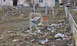 Ош: таштандыга толгон балдар ойноочу аянтча