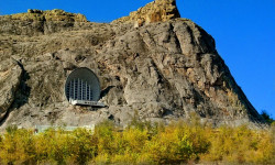 ЮНЕСКО өкүлдөрү Кыргызстанды Сулайман-Тоонун абалына көңүл бурууга чакырууда