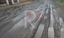 Долон айылынын жолдорунан жамгыр жааганда басыш мүмкүн эмес