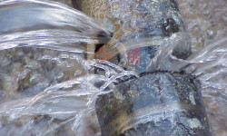 Нарын: жаңы орнотулган суу түтүгү бир жылга жетпей жарылды