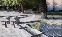 Айни көчөсүндөгү аялдама кейиштүү абалда турат