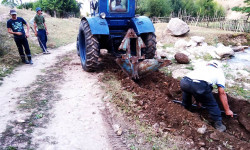 Капчыгай айылынын тургундары өз демилгелери менен суу чыгарышууда