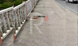 Жибек-Жолу көчөсүндөгү көпүрө кооптуу абалда