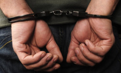 УКМК ККК: Жети-Өгүз райондук прокурорунун орун басары пара алып  жаткан учурунда кармалды