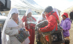 Памирлик кыргыздарга жардам жеткирилди