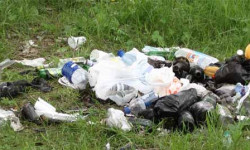 Жалал-Абад: "Мир" кинотеатрынын айланасындагы жагымсыз абал  