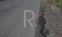 Талды-Суу: жасалган жолдун четтери талкаланып жатат