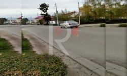 Жол белгилер жок, тургундар жолдон өтө албай убара