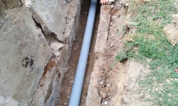 Таш-Көмүр: канализациянын саркынды суулары көчөнү каптап жатат