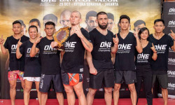Түз эфирде ONE Championship: Dawn of Valor