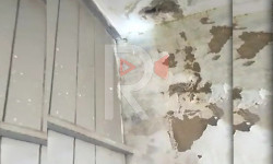 Чатырынан суу аккан турак үй, кулап калуу коркунучунда