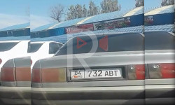 Мадина базарынын алды унаа токтотуучу жайга айланды